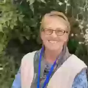 Mrs L Strukelj 